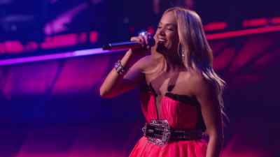 Well, I'm comfortable
being naked. - Carrie Underwood: Reflection