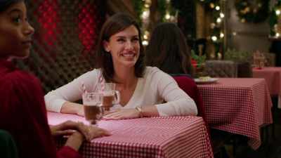 Well, I'm Diana,
and this is my husband Levi. - I'm Glad It's Christmas