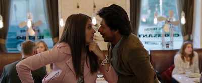 - Well?
- I'm dying to tell you. - Jab Harry Met Sejal