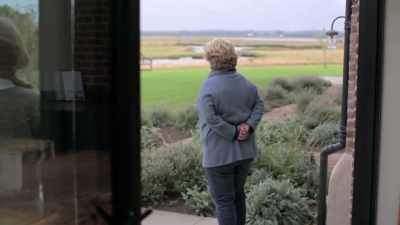 -- Well, I'm experiencing both
in a very harmonious way. - Extraordinary Escapes with Sandi Toksvig