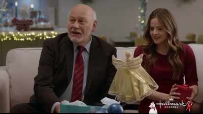 Well, I'm so glad
that you love it, daddy. - Mingle All the Way
