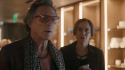 - Well, I'm here.
- SANDY: I can get you in - The Company You Keep