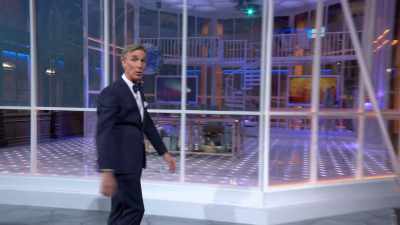 Well, I'm here with Earthlings
Wil Wheaton-- - Bill Nye Saves the World