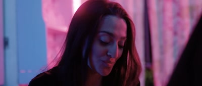 - Well, I'm Lola.
- It's nice to meet ya. - Medusa's Venom