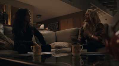 - Well, in what way?
- I had tits, she didn't. - Bookie