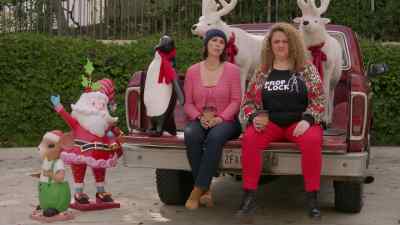 Well, this is where I would
usually ask the Parker kids, - The Holiday Junkie