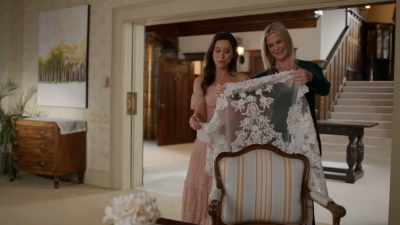 Well, it's going to be
the main attraction - The Wedding Veil Expectations