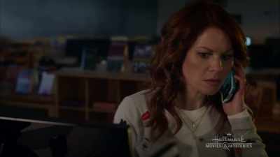 - Well, it's gonna be
a really short story - Dead Over Heels: An Aurora Teagarden Mystery