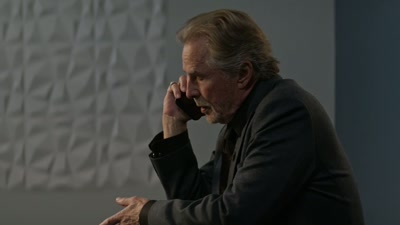 -Well, it's not safe anymore.
-[Hugo] We need Neely. - The Collective