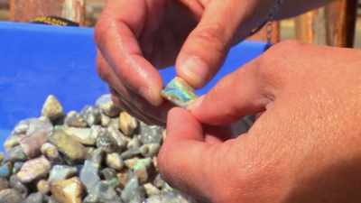 Well, just hopefully...
That's sand. See, that's sand. - Outback Opal Hunters