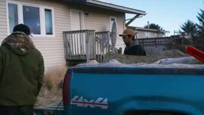 We'll just offload these
right here for Auntie Sandra. - Life Below Zero: First Alaskans