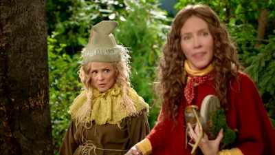 We'll keep our eye
on that house, - At Home with Amy Sedaris