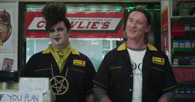 Well, look who it is, Mrs. Big Clit. - Clerks III
