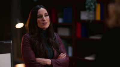Well, he lost $300,000
to her, publicly. - The Jane Mysteries: Too Much to Lose