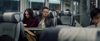 - Well, maybe we pay him a visit...
- And kill the damn thing? - SAS: Red Notice