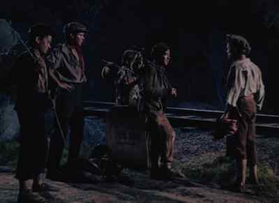 - We'll never make it.
- We'll make it. - Blood and Sand
