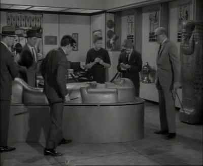 We'll open it again
after we've gathered together... - The Munsters