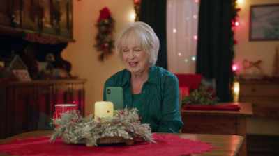 - Well, his plans changed.
I-I thought I told you? - 'Twas the Text Before Christmas