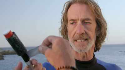 We'll ram this into that sucker,
and it's goodbye, Johnny. - 6-Headed Shark Attack