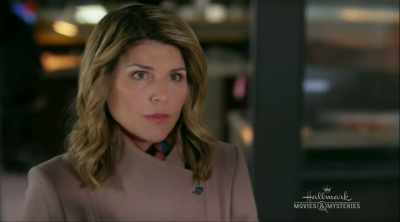 WELL, - Garage Sale Mysteries: Picture a Murder
