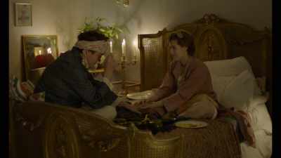 - We'll share the beast.
- That would be nice, actually. - The Souvenir