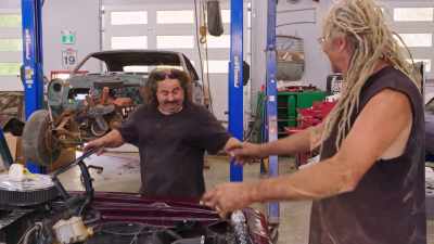 - Well, she's a runner.
- Sounds like my mom's washing machine. - Rust Valley Restorers