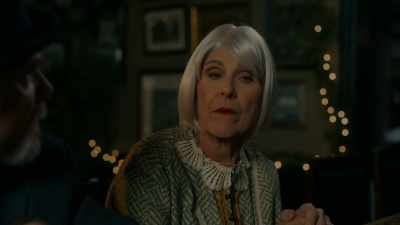 Well, she's cooking
lunch for Matthew tomorrow. - Christmas at the Holly Hotel