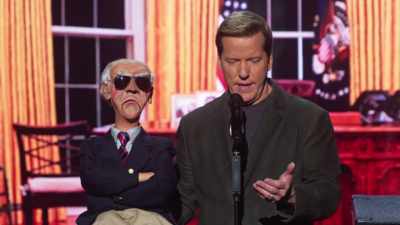 - Well it should look
good, but also - Jeff Dunham: Me The People