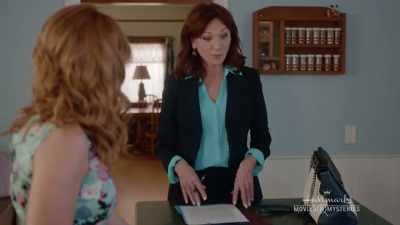 - Well, if some
tragedy happened here, - The Julius House: An Aurora Teagarden Mystery