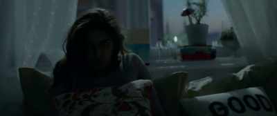 Well..something's special about her. - Raabta