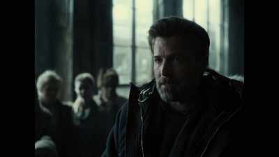 Well, this stranger
doesn't come by ship. - Zack Snyder's Justice League