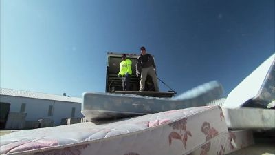 WE'LL TAKE OUR BIG BOY --
OUR BIG SQUARE. - Dirty Jobs