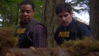 - We'll take the lead.
- Clear. - Grimm