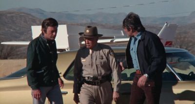 We'll tell you about it on the way sheriff - Night of the Lepus
