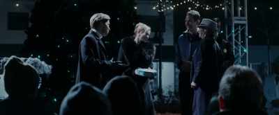 Well, thank you.
Merry Christmas. - It's a Wonderful Knife