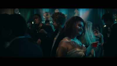 - ♪ Well,
that's no surprise ♪ - Deadly Class