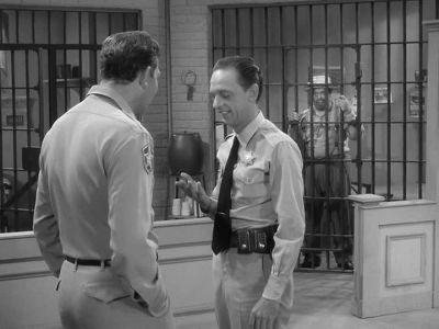 WELL... THAT'S THE HAND
THAT SHOOK THE HAND, DID IT? - The Andy Griffith Show