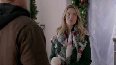 Well, that's the thing.
She thinks I'm remodeling. - Jingle Bell Princess