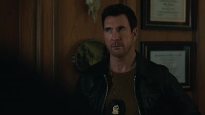 - Well, that's weird.
- What? - FBI: Most Wanted