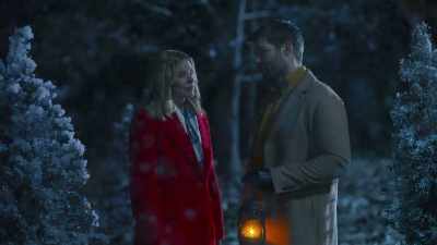 Well, the Clark Family Feast
isn't going to make itself, - Designing Christmas with You