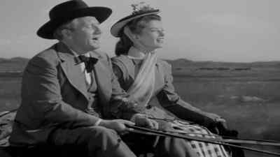 - Well, there she is.
- The ranch. - The Sea of Grass