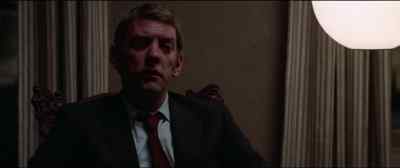Well, there's this man that I ‒
this detective... - Klute
