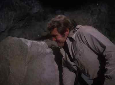 Well, there's no light. - The Six Million Dollar Man