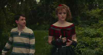 - Well, you trying to butter
me up to pay for your coffee? - Lisa Frankenstein