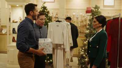 - Well, um, that's the thing,
it's not that hard - Mom's Christmas Boyfriend