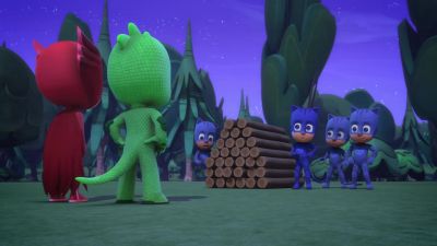 We'll use these logs to fence Romeo in. - PJ Masks