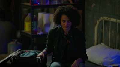 - Well, was. I just quit. - Die Hart