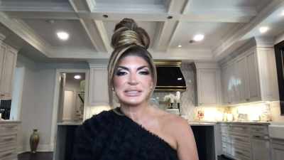 - Well, it wasn't
a meltdown, - The Real Housewives Ultimate Girls Trip