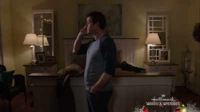 Well,
we actually didn't "meet." - Christmas in the Air