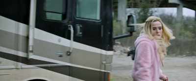 - Well, what do I do?
- You know how cheerleaders - Zombieland: Double Tap